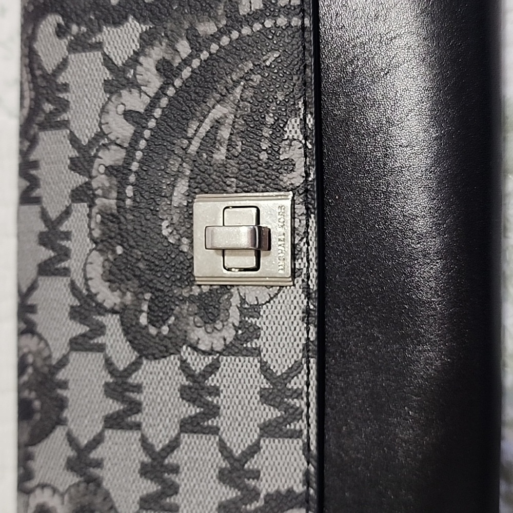 Michael Kors Paisley XL Natalie Wallet/Crossbody - Picture 3 of 6
